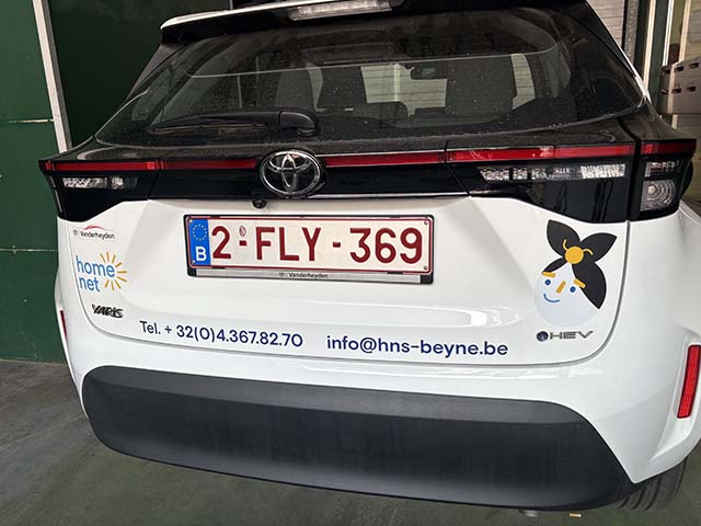 Vehicle lettering Toyota Homenet — Inkonic